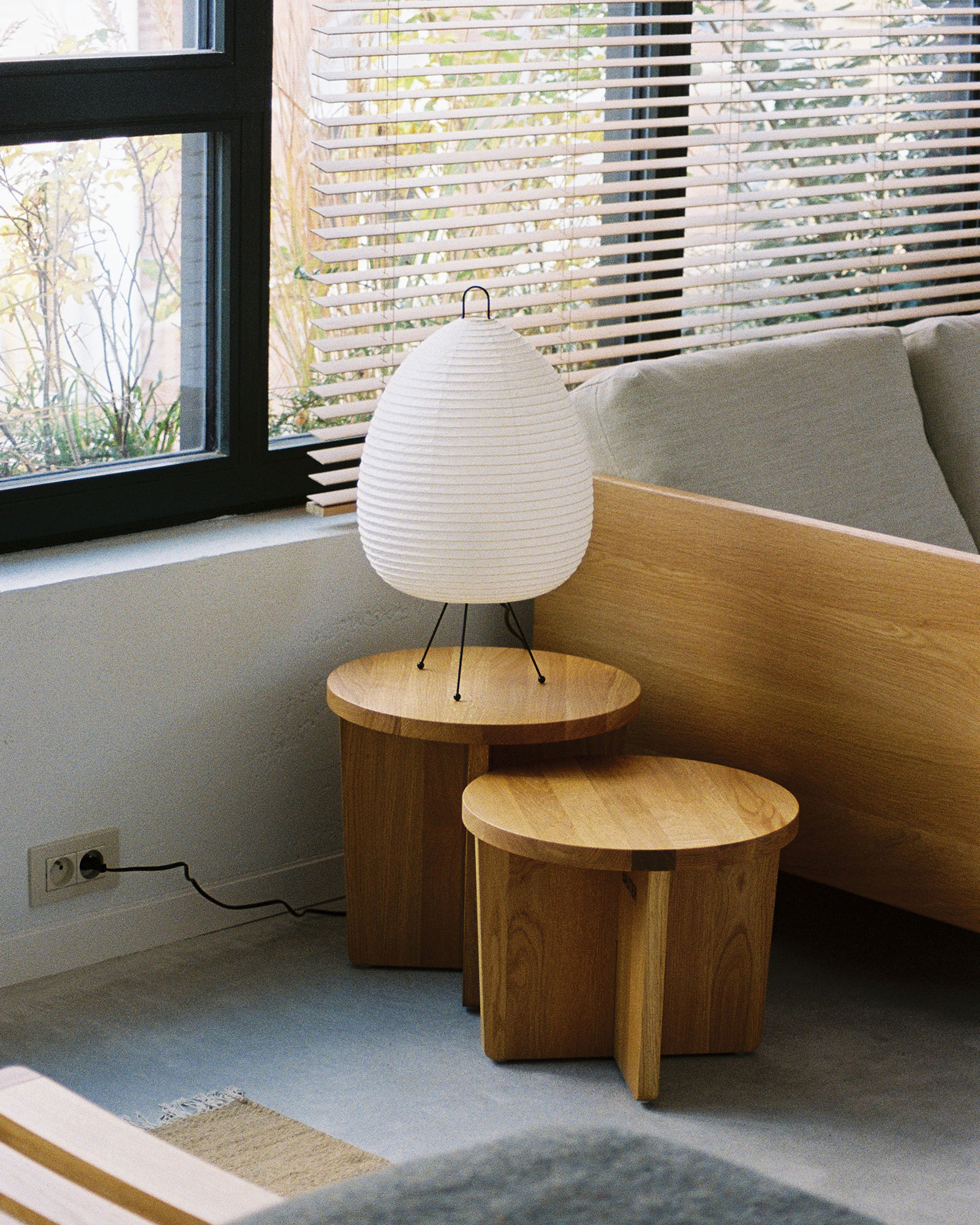 bautier-apartments_apartment_Bruxelles-belgium_cote-rue-interior-lamp.jpg