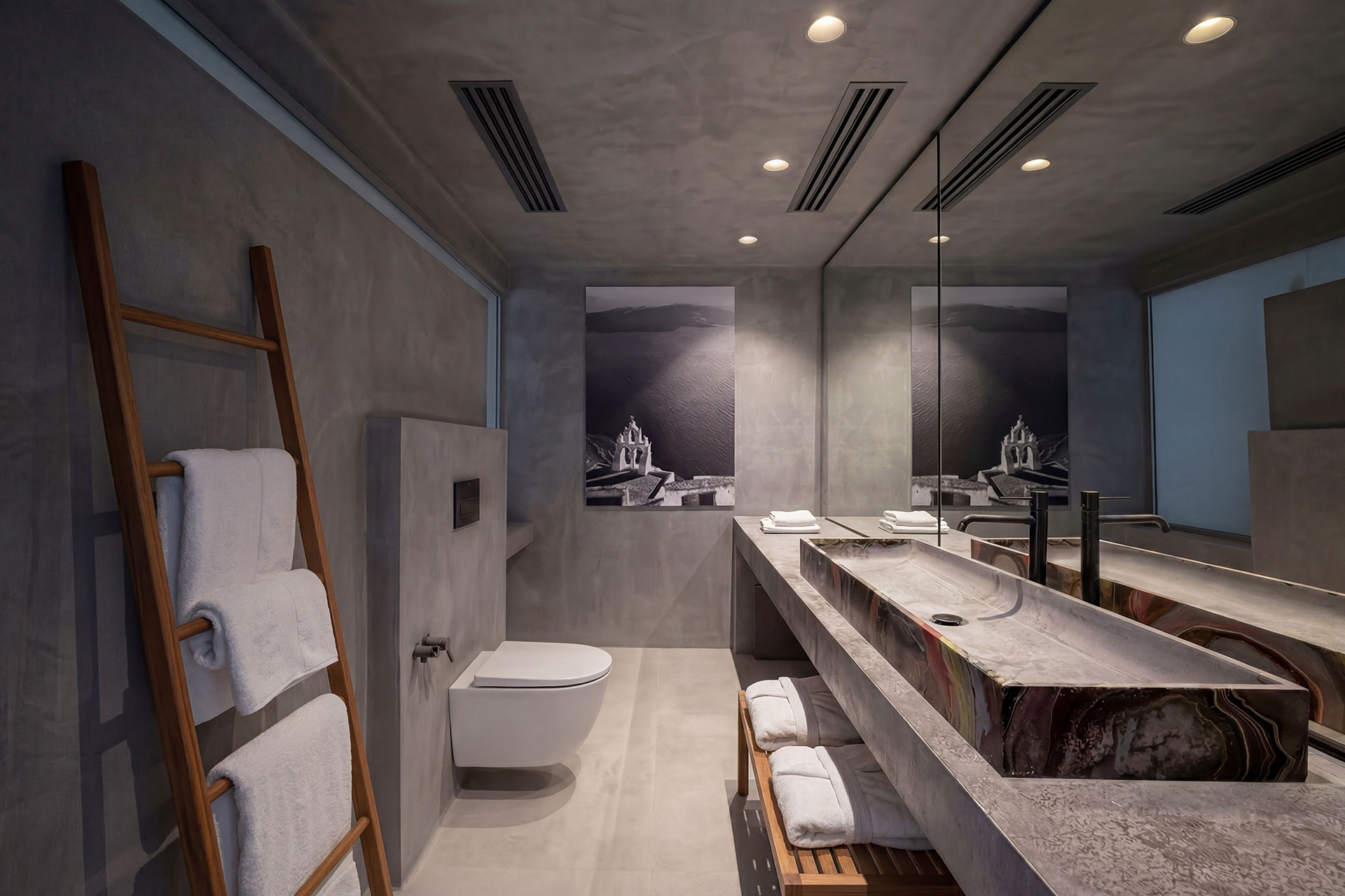 anzo-villas_villa_santorini-greece_secret-garden-villa_interior-bath-room.jpg