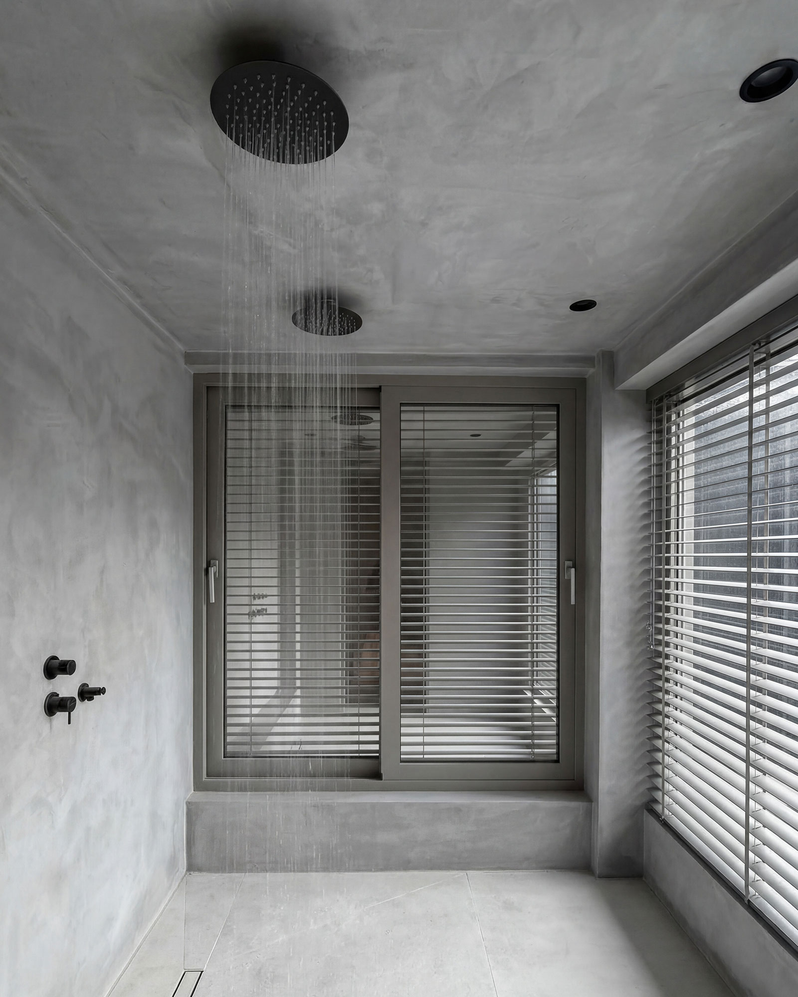 anzo-villas_villa_santorini-greece_secret-garden-villa_interior-bathroom-shower.jpg