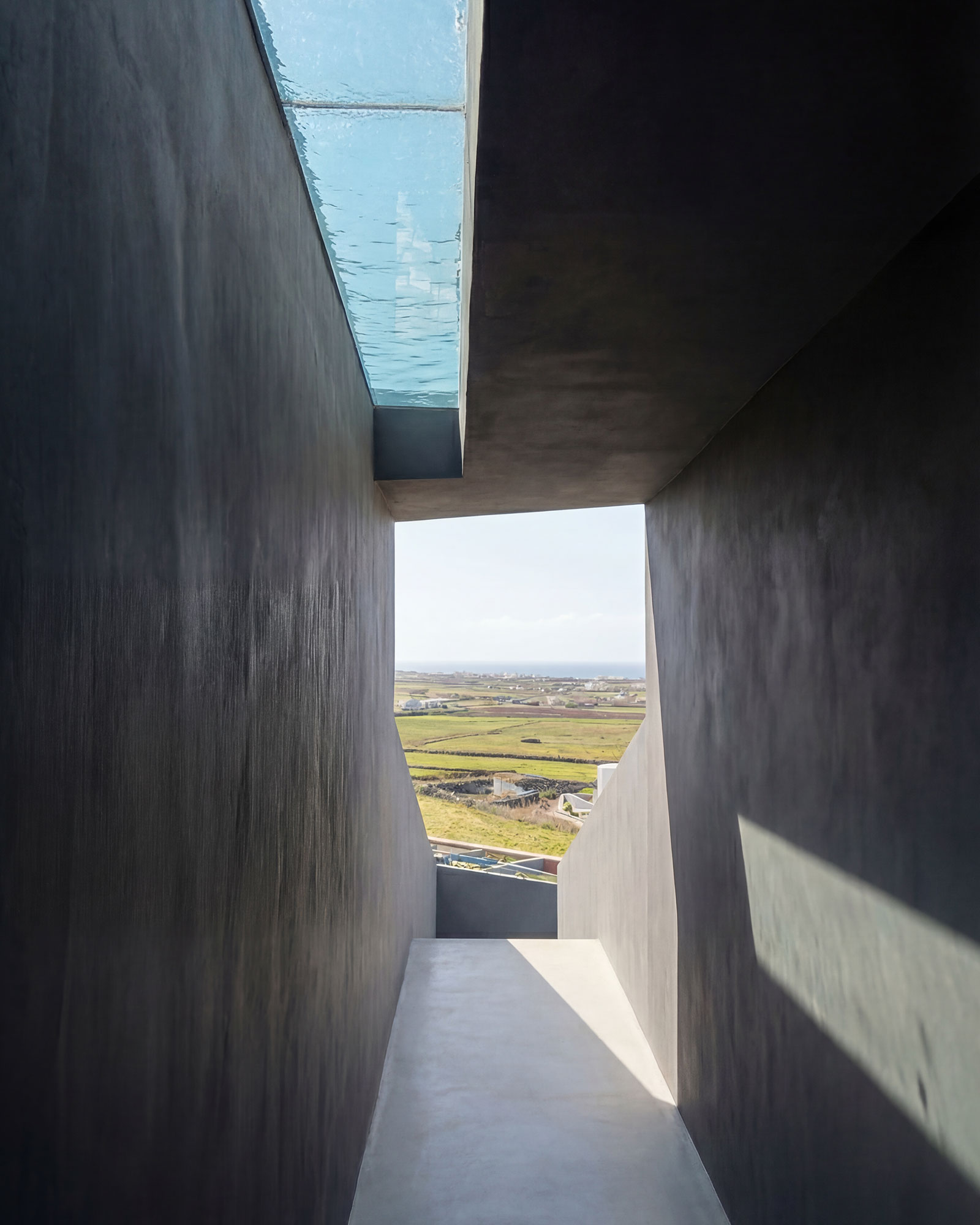 anzo-villas_villa_santorini-greece_dreamscape-villa_interior-design-detail.jpg
