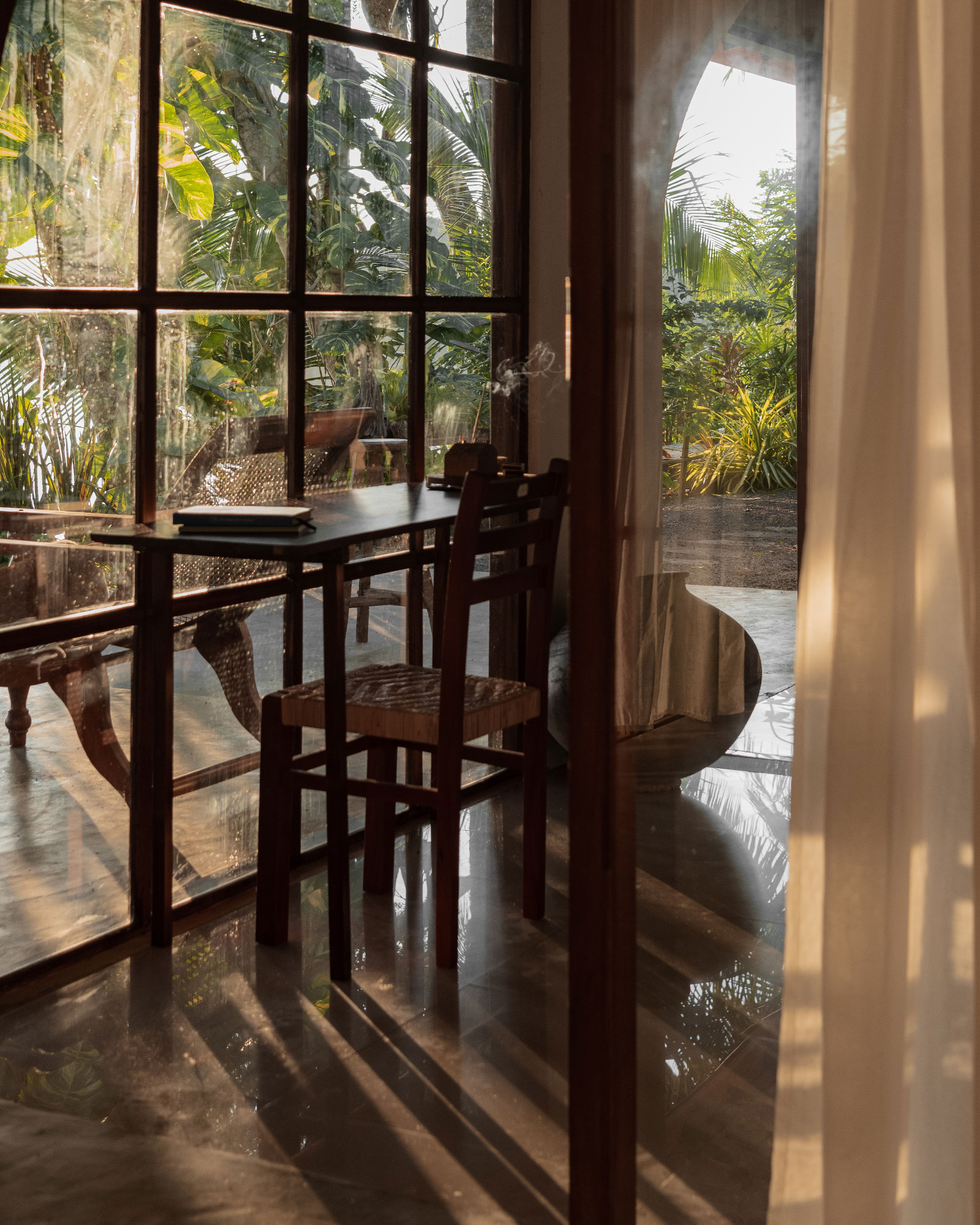 sunyata_beachhouse_Nilwella-sri-lanka_interior-desk.jpg