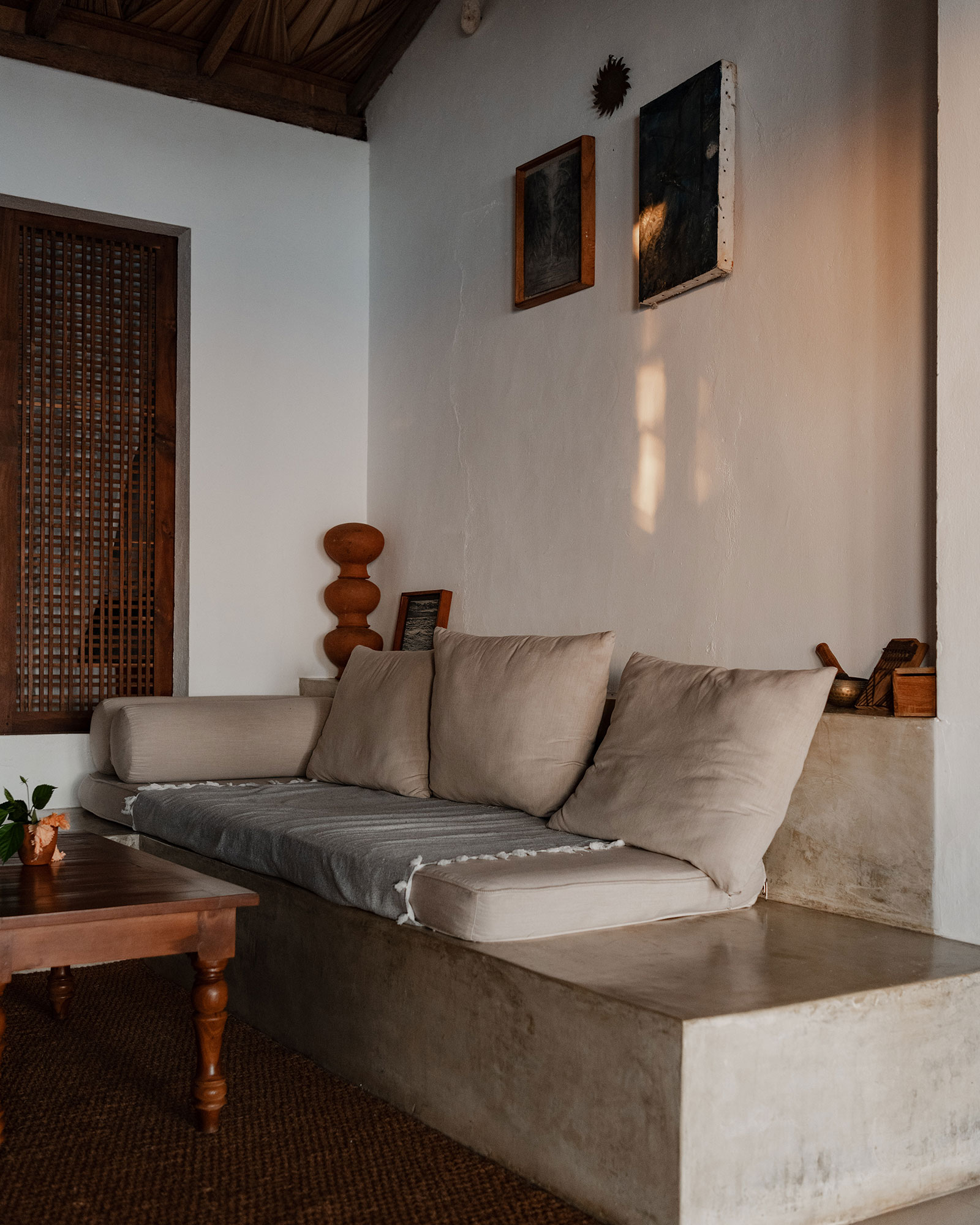 sunyata_beachhouse_Nilwella-sri-lanka_interior-sofa.jpg