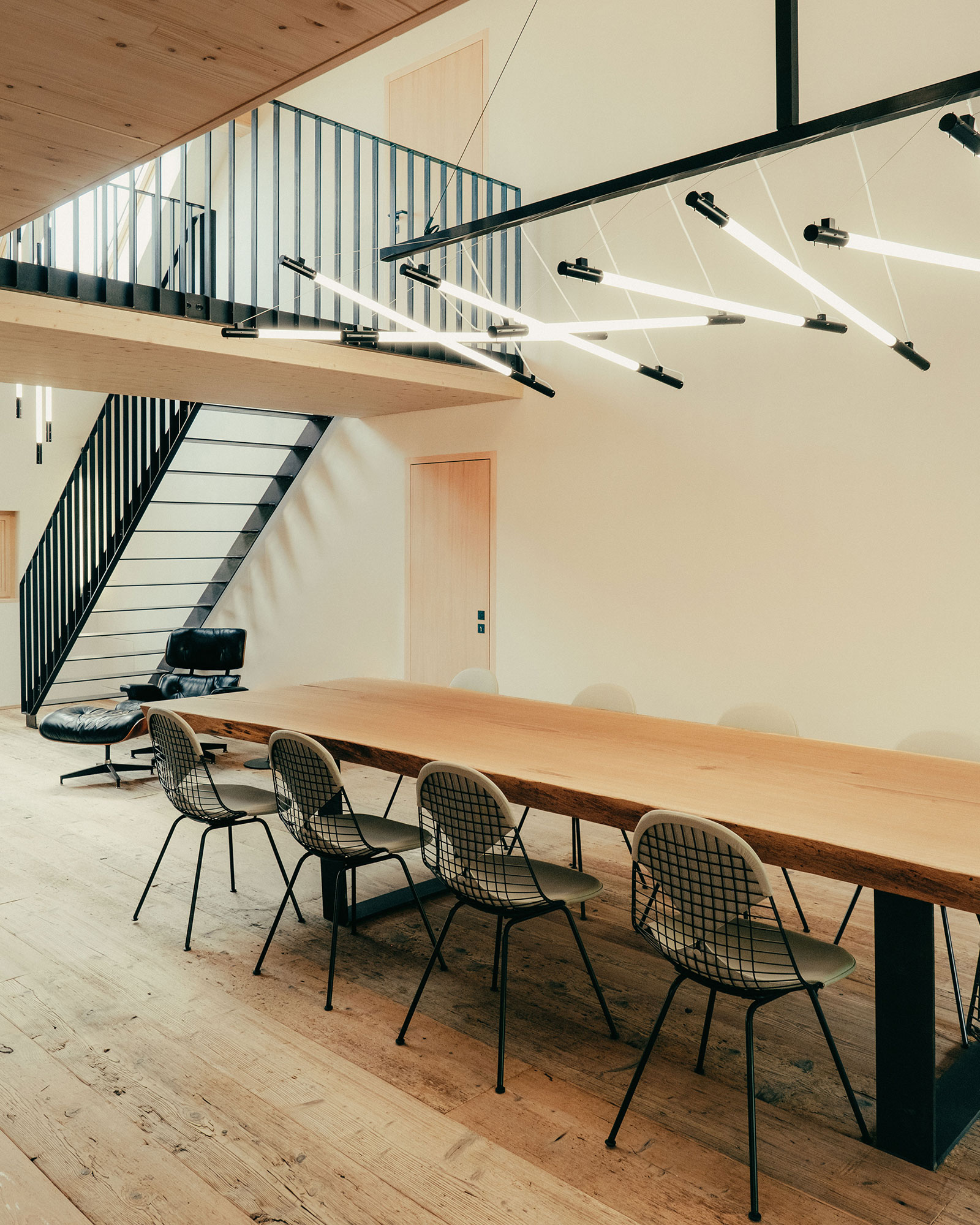 black-forest-house-1650_house_wieden-germany_interior-dining-table.jpg
