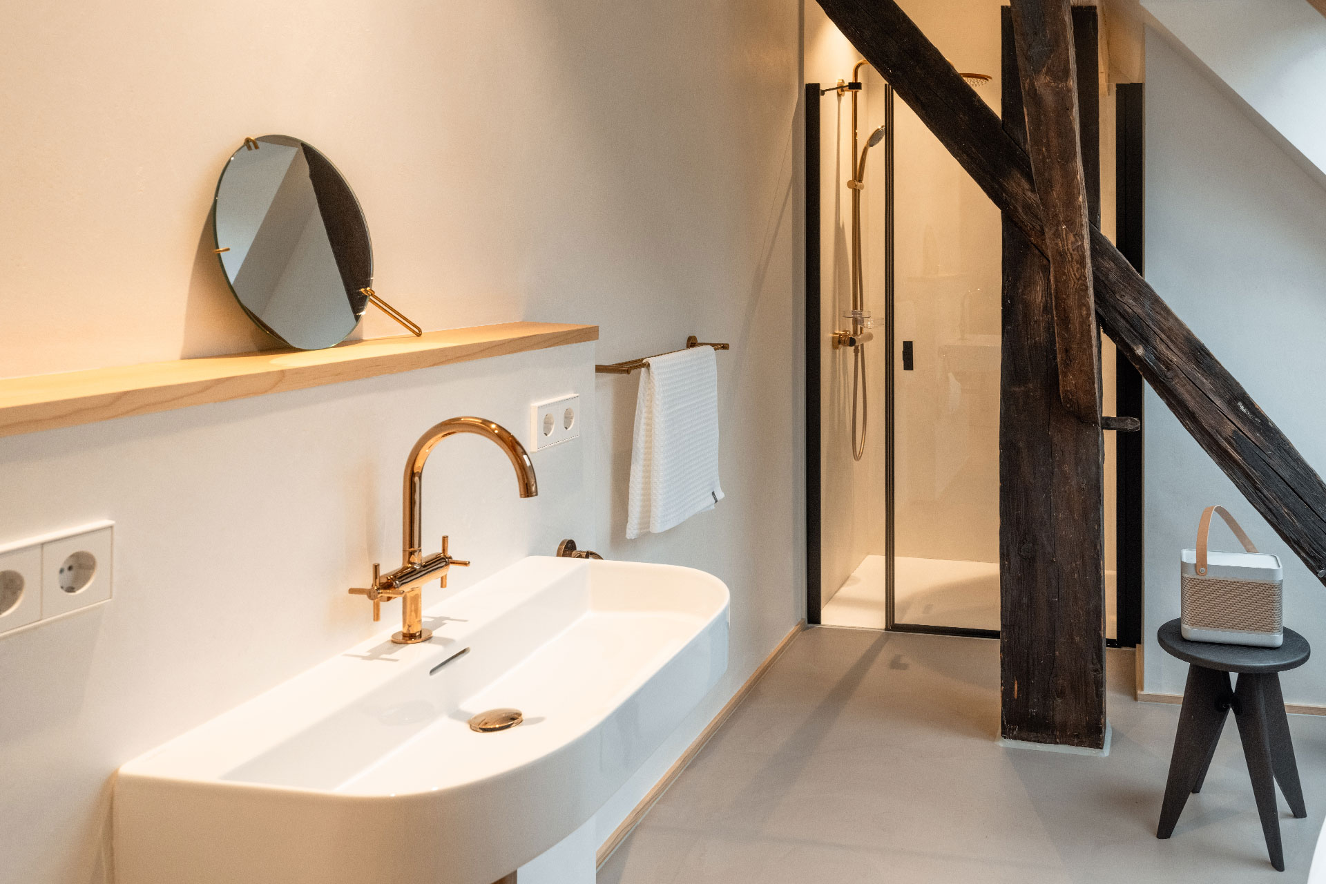 black-forest-house-1650_house_wieden-germany_interior-bathroom-space.jpg