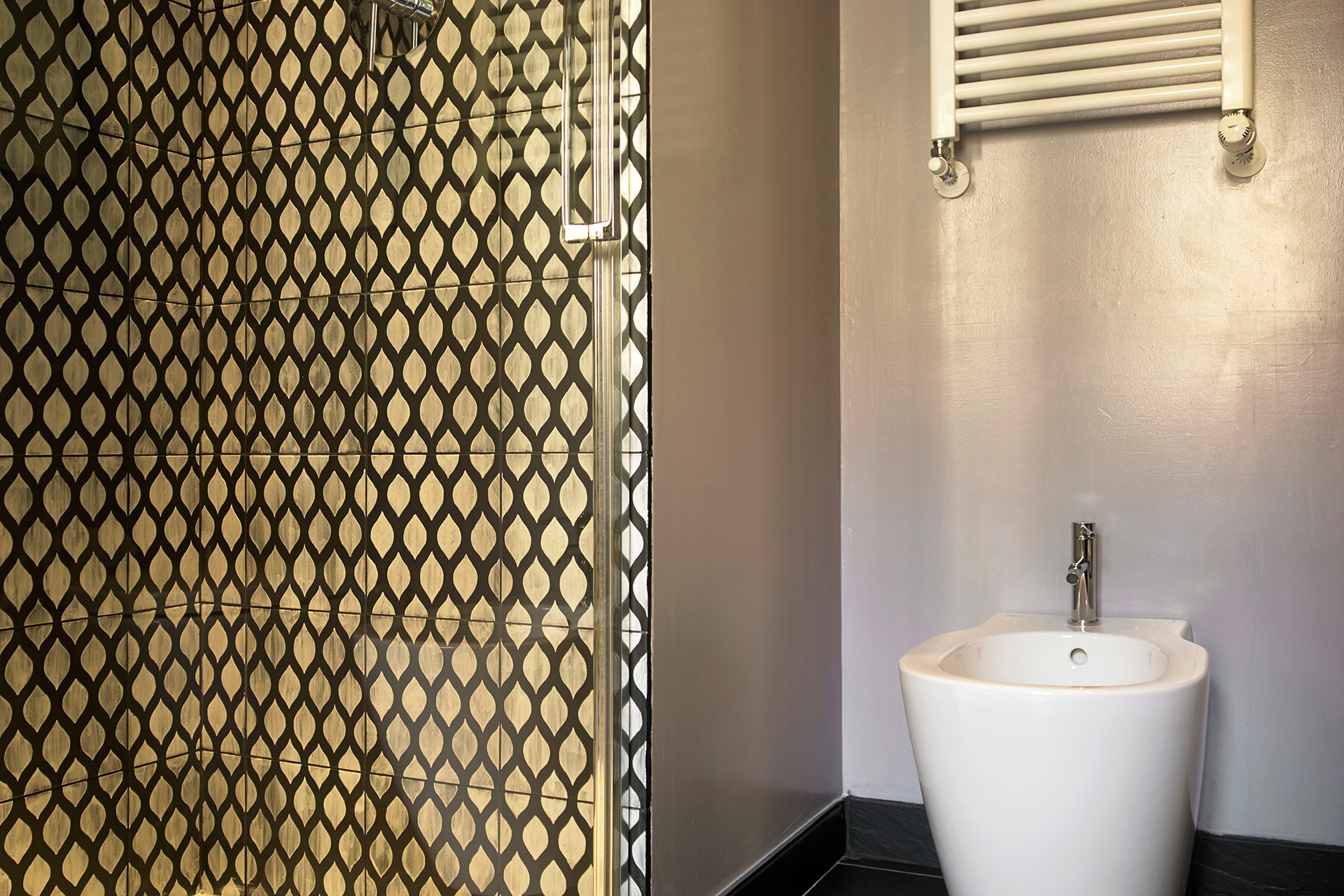 la-favia-milano_small-hotel_milano-italy_interior-bath.jpg
