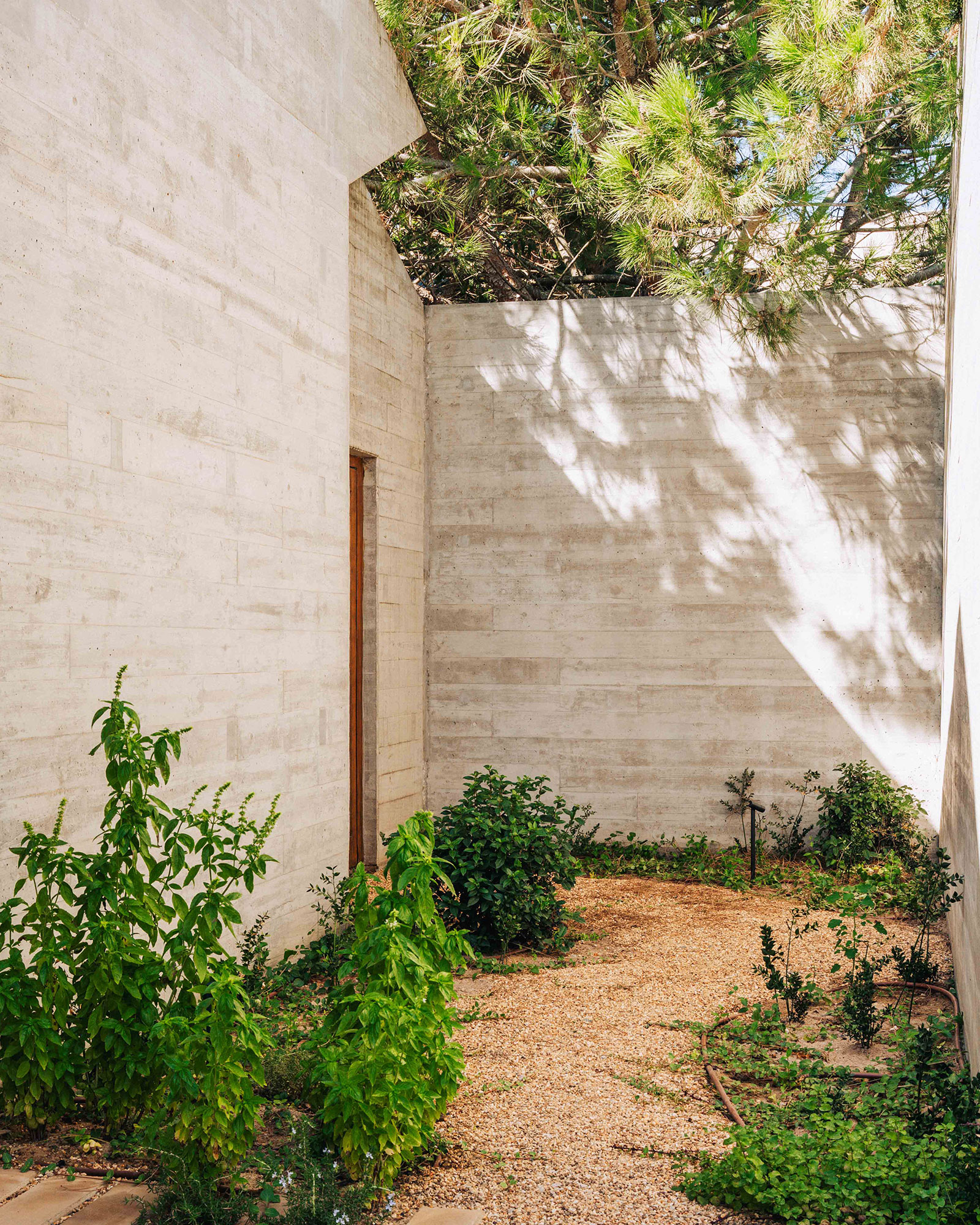 casa-atlantica_beachhouse_melides-portugal_exterior-detail.jpg