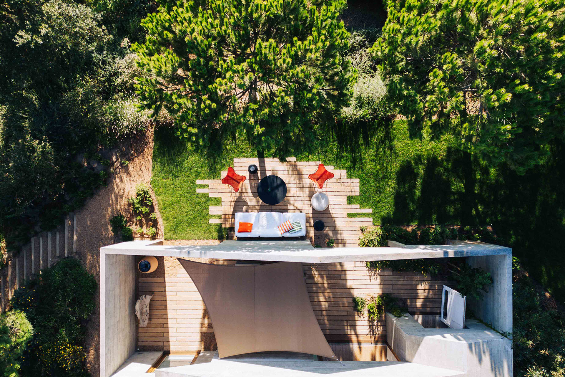 casa-atlantica_beachhouse_melides-portugal_exterior-terrace.jpg