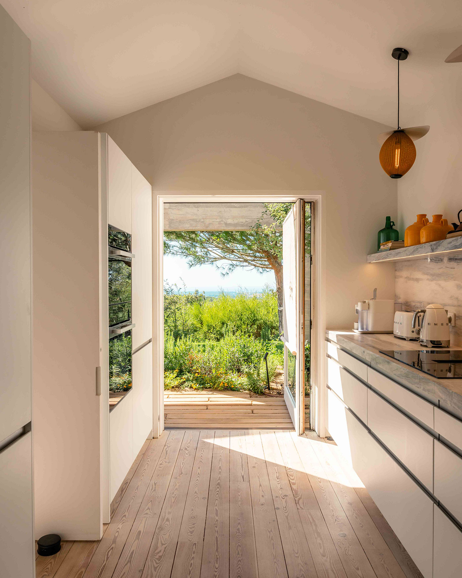casa-atlantica_beachhouse_melides-portugal_interior-kitchen.jpg