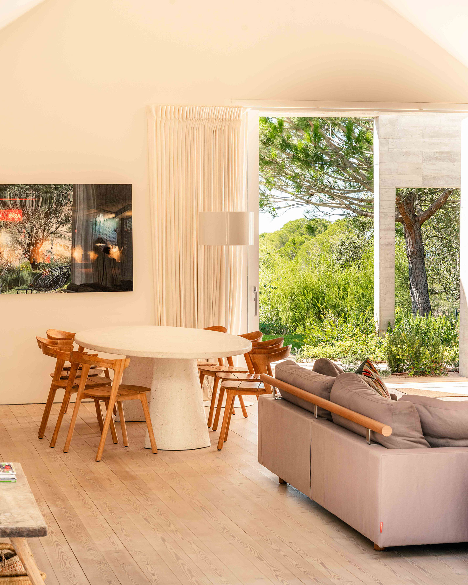 casa-atlantica_beachhouse_melides-portugal_interior-space.jpg
