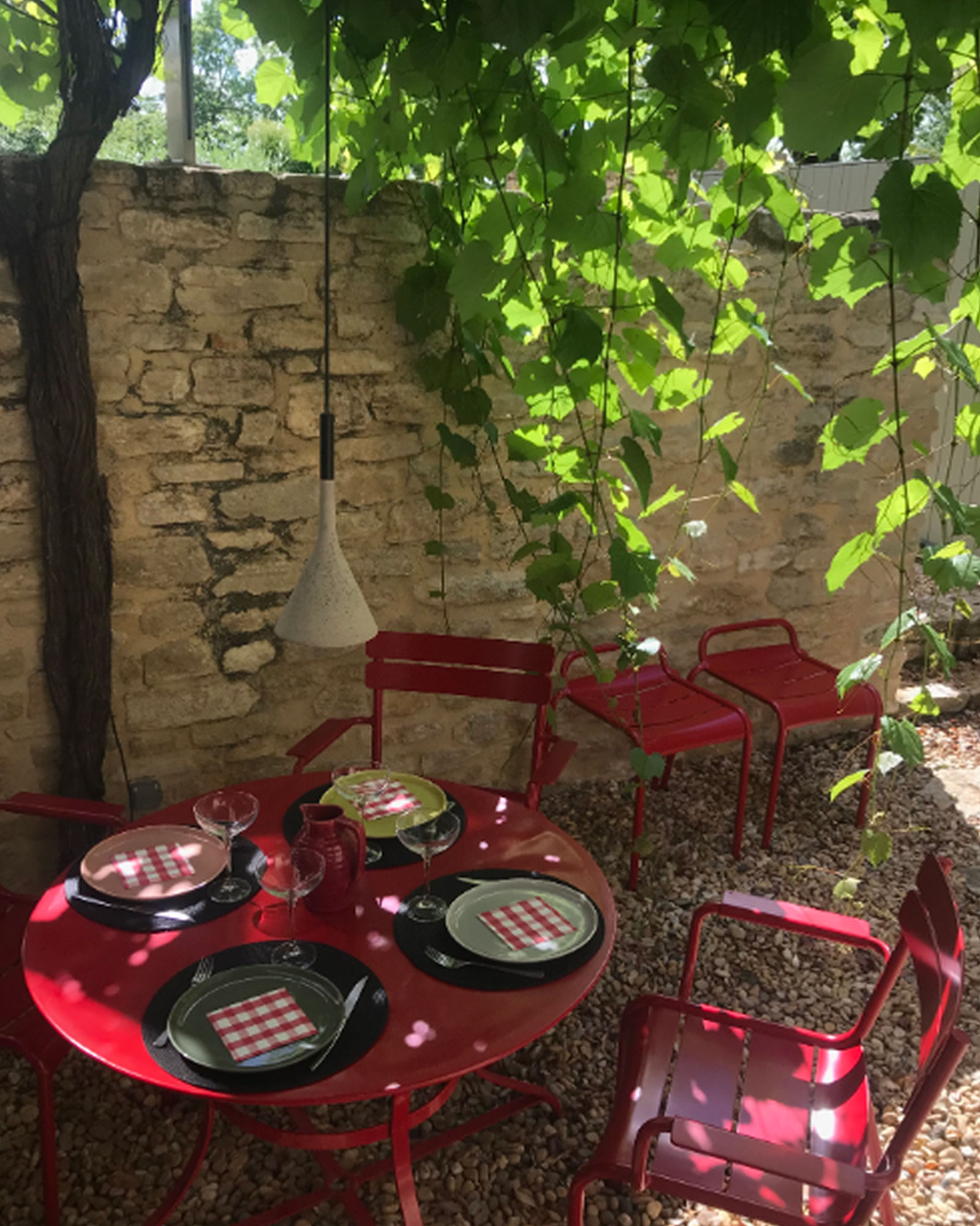 maison-goult_house_goult-france_exterior-tablel.jpg