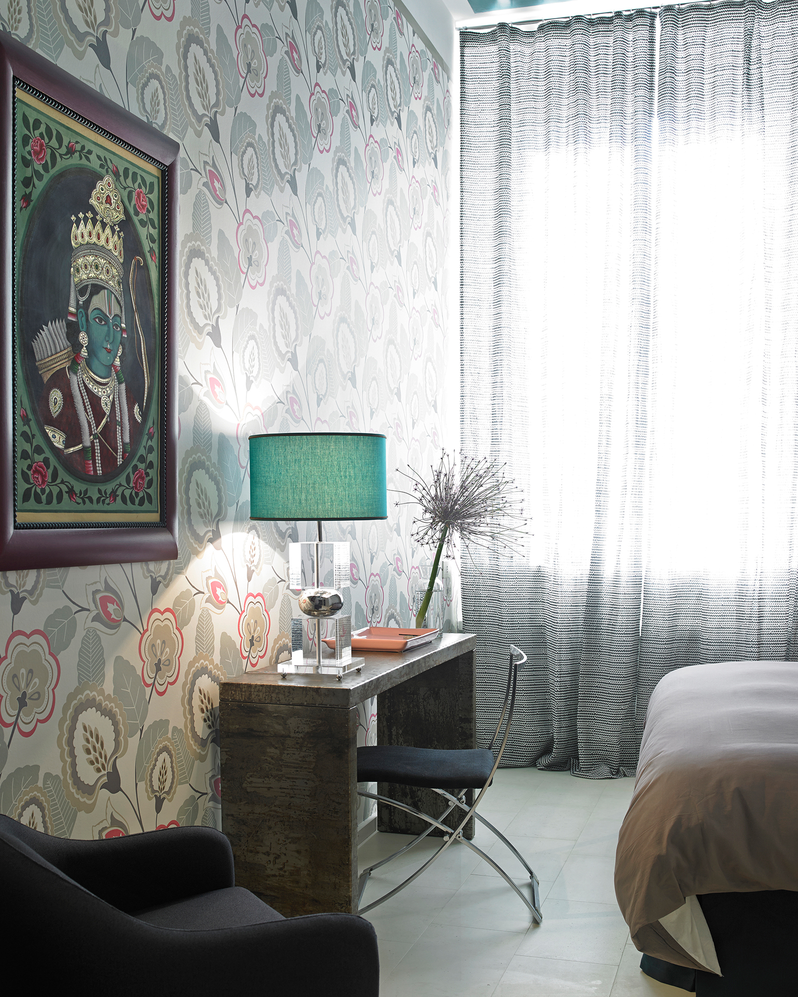la-favia-milano_small-hotel_milano-italy_interior-desk.jpg