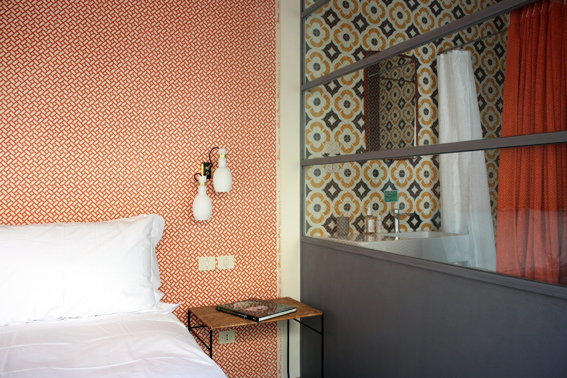 la-favia-milano_small-hotel_milano-italy_interior-bed-detail.jpg
