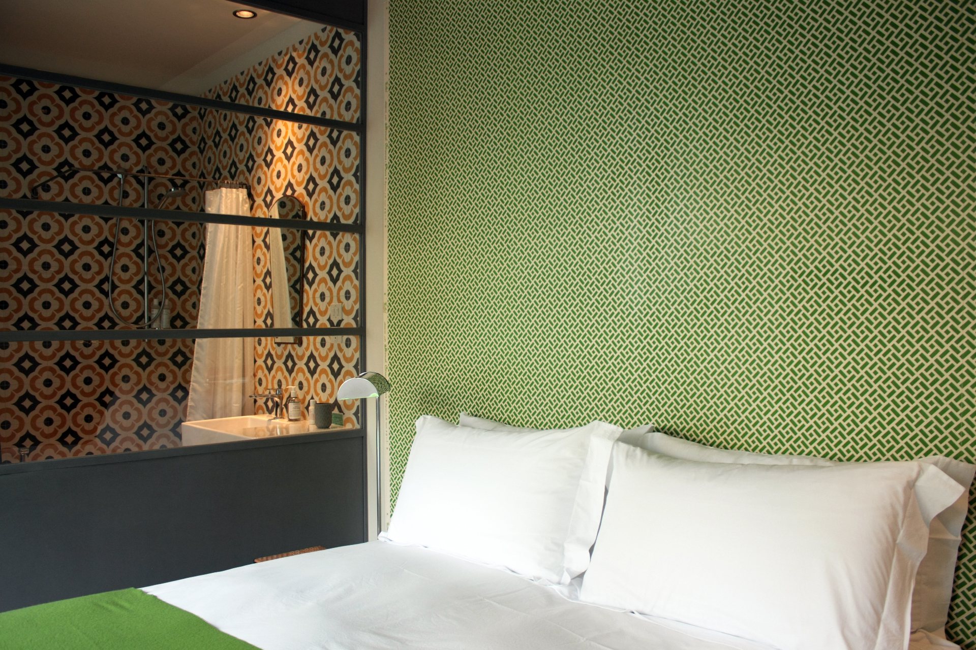la-favia-milano_small-hotel_milano-italy_interior-bedroom-green.jpg