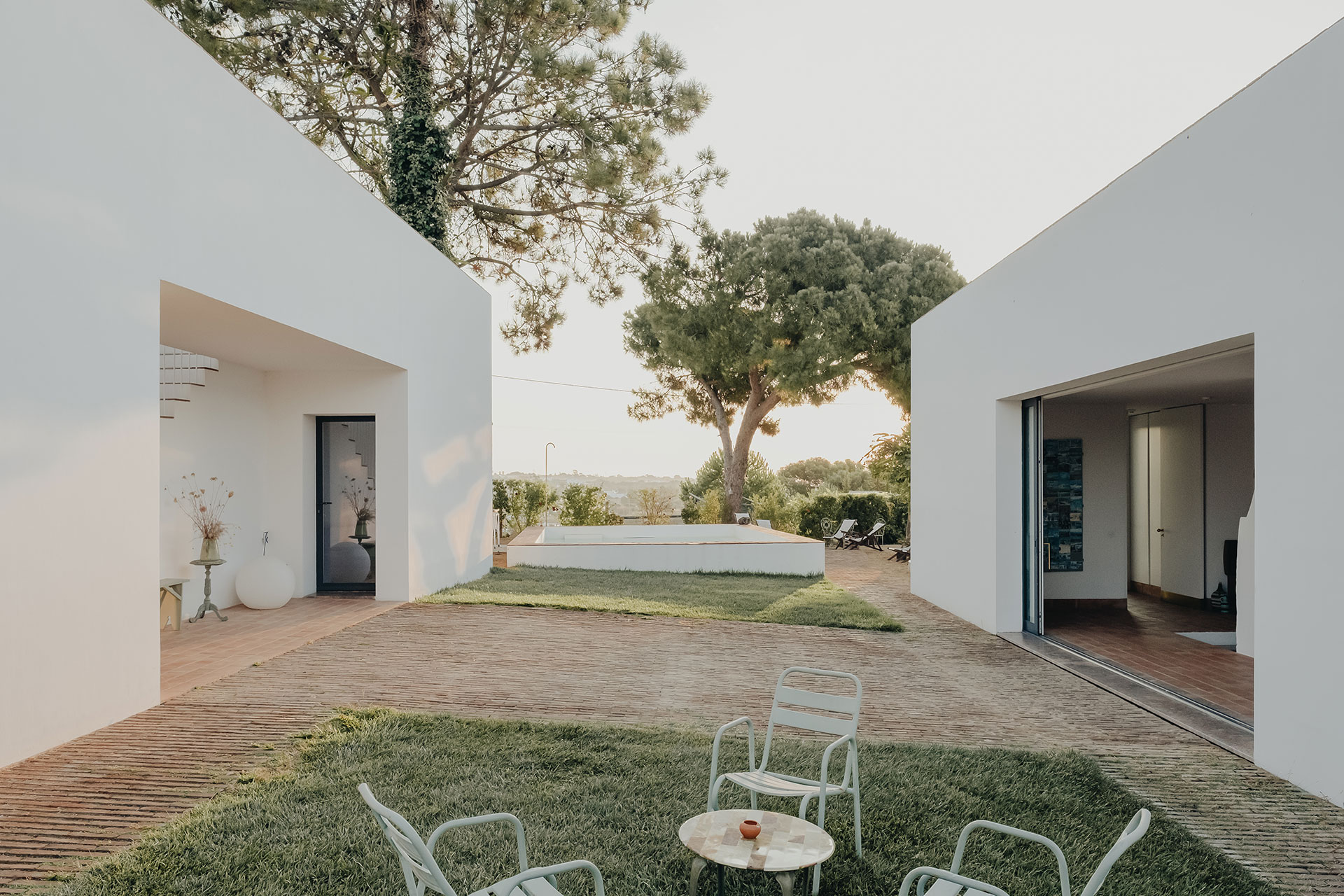 casa-modesta_small-hotel_faro-portugal_exterior.jpg