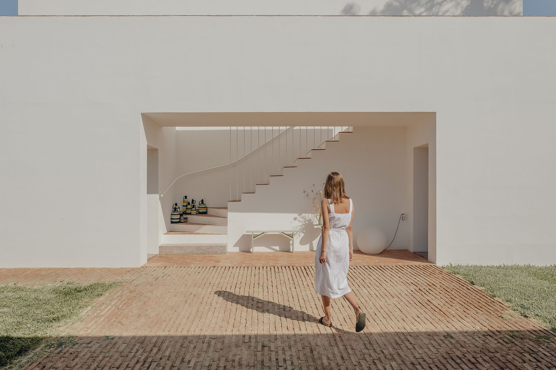 casa-modesta_small-hotel_faro-portugal_exterior-entrance.jpg